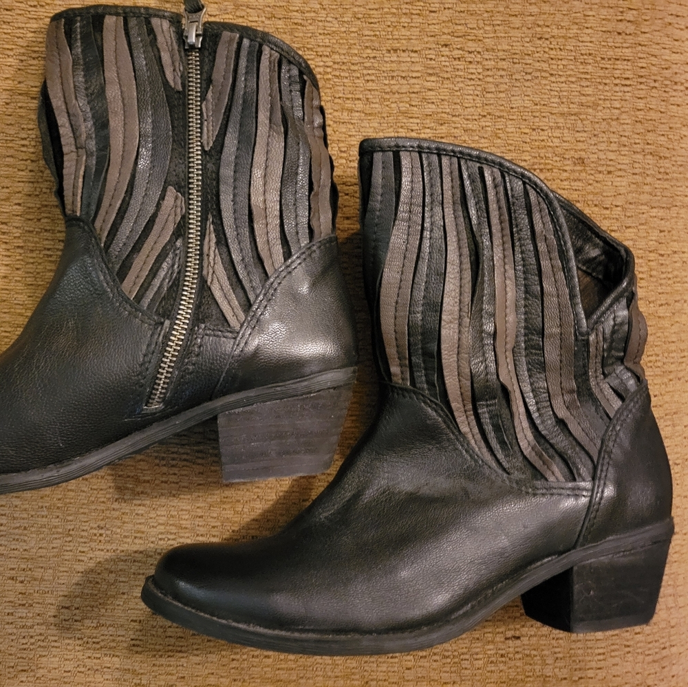MIA Sheridan leather boot NWOT